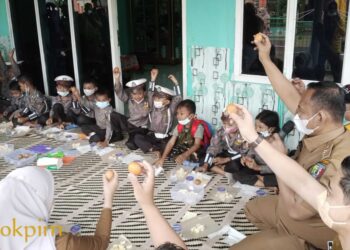 Gerakan Makan Telur & Peduli Stunting, Wabup Pringsewu Kunjungi TK Mutiara Sari Podorejo