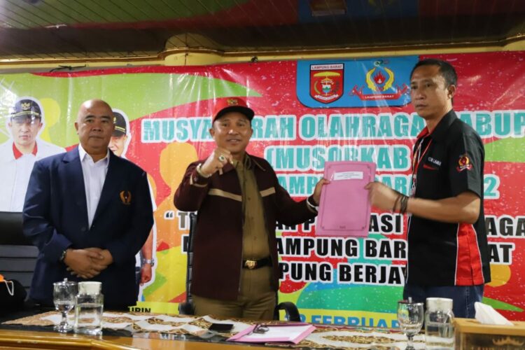 Parosil Resmi Kemudikan KONI Lampung Barat