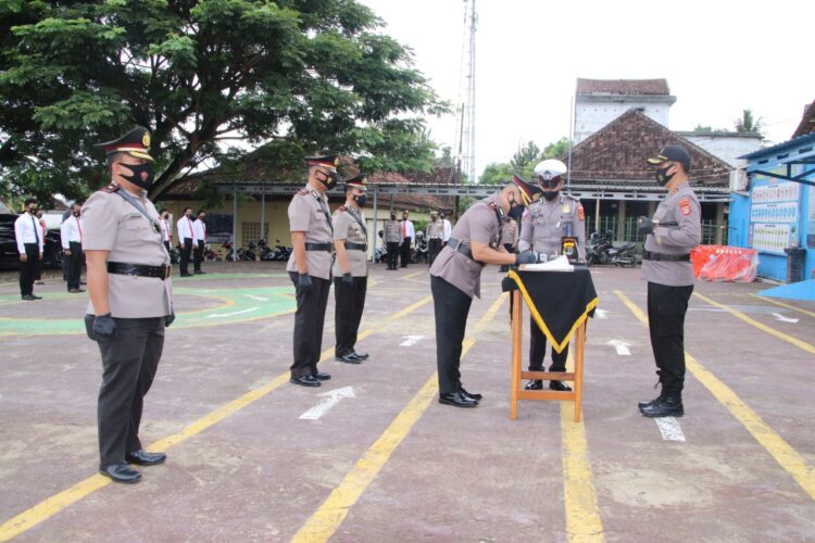 Kapolres Pringsewu Pimpin Sertijab Wakapolres dan Kapolsek Gadingrejo