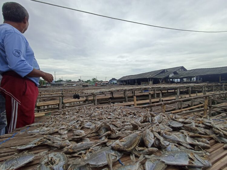 Ikan Asin Lempasing vs Akses Jalan yang Diblokir