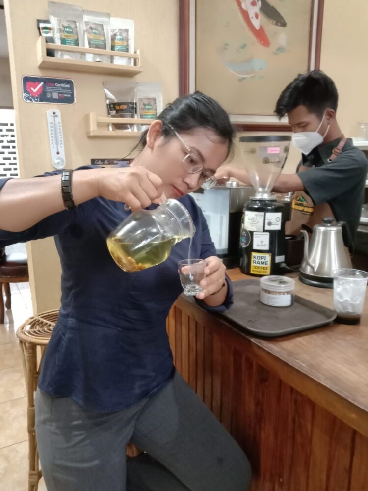 MUG-GC KOPI BIJI KHUSUS WANITA, CUMA ADA DI LAMPUNG