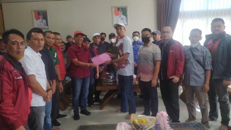 18 Cabor Dukung Parosil Nahkodai Koni Lampung Barat