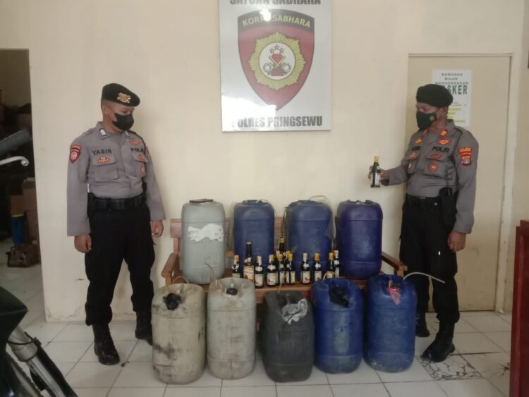 Polres Pringsewu Menggelar Razia Pekat Disejumlah Warung dan Lapo
