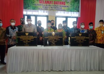 Sujadi Meresmikan Kantor Kecamatan Pringsewu, Tiga  Prasasti di Tanda Tangani