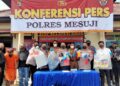 Polres Mesuji Gelar Konferensi Pers, Ungkap Kasus Perampokan Lapak Sawit