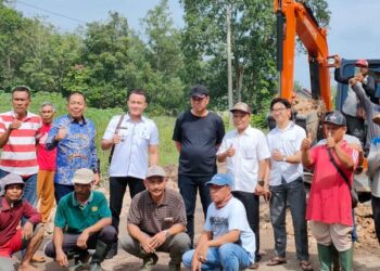 Jalan Rusak Berat, Camat Lambu Kibang Gandeng Anggota DPRD Dan Perusahaan