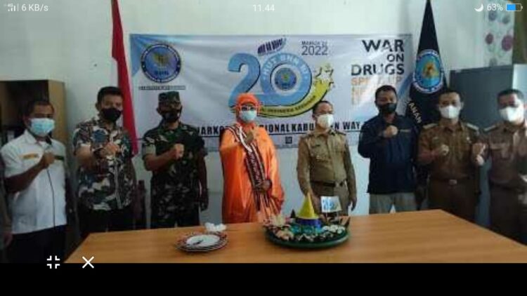 HUT BNN ke-20 Adakan Bakti Sosial Donor Darah dan Potobg tumpeng
