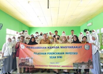 Dosen Universitas Teknokrat Latih Perencanaan Investasi dan IoT di SMKN 1 Sukadana Lampung Timur