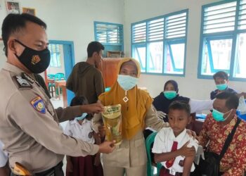 Polsek Negara Batin Gelar Vaksinasi Boster Berhadiah Bagikan Minyak Goreng