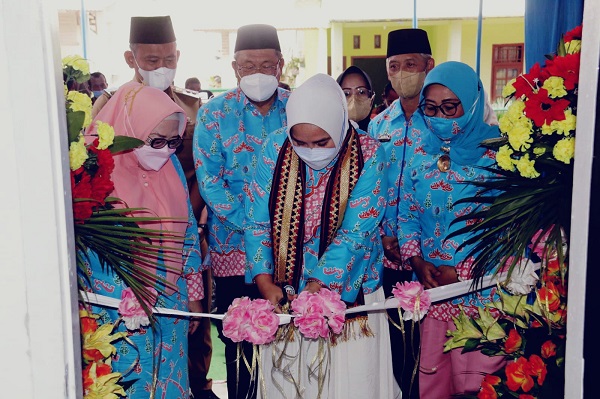 Riana Sari Arinal Djunaidi Resmikan LKS Pondok Lansia Gimbar Alam Pringsewu
