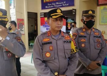 Kapolres Lampura Salurkan Bantuan Tunai Pedagang Kaki Lima Dan Warung Di Abung Selatan