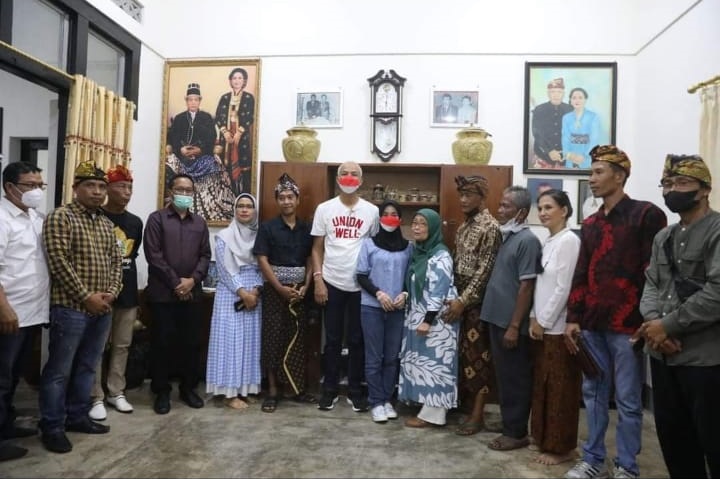 Ganjar Pranowo Singgah di Wisma Raden Soejono