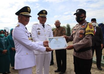 HUT 13 Pringsewu Bripka Adriansyah Di Ganjar Penghargaan Oleh Bupati Pringsewu