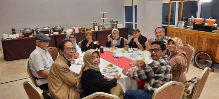 Berterima Kasih kepada Semua Dosen yang telah ke Yogyakarta dan Buka Puasa Bersama