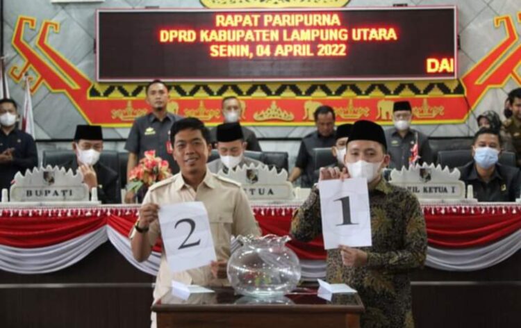 DPRD Gelar Paripurna, Dua Calon Wabup Lampura Mengambil Nomor Urut