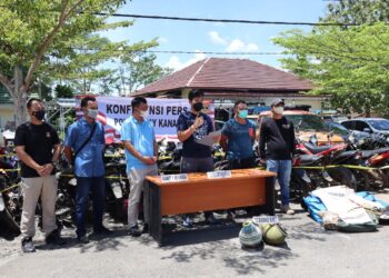 Polres Way Kanan Gerebek Judi Sabung Ayam dan Sita Puluhan Sepeda Motor di Negeri Agung