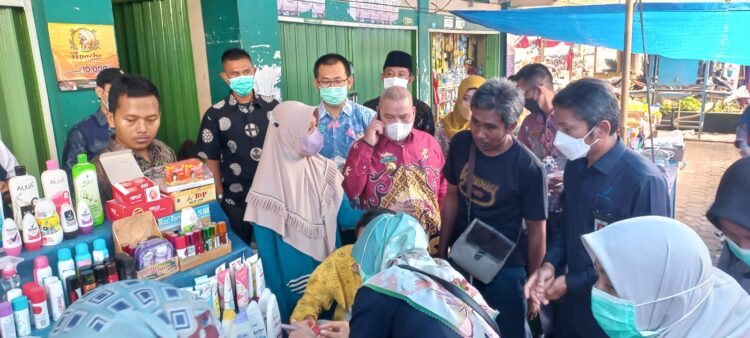 Assisten II Bersama Dinas Koprindag Monitoring Pasar