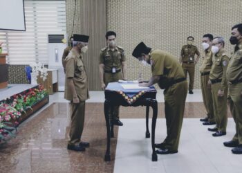 Pejabat Pringsewu Tandatangani Pakta Integritas Aset