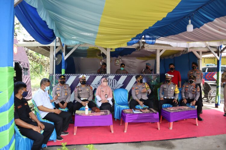 Kapolres dan Kadis Kesehatan Way Kanan Tinjau Pos Pam Lebaran