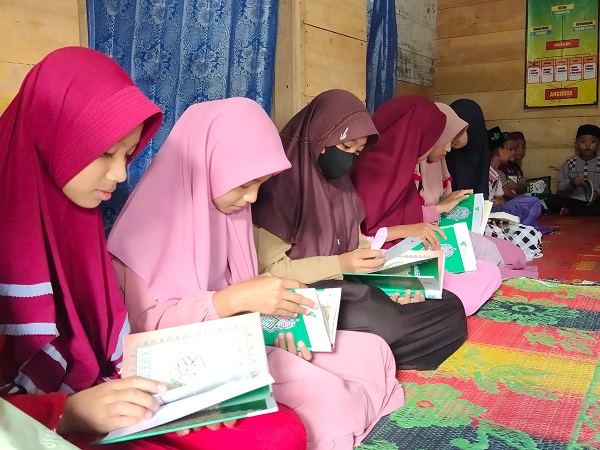 Pekan Pertama Ramadan, Dompet Dhuafa Lampung Salurkan 500 Al Quran ke Wilayah Pelosok