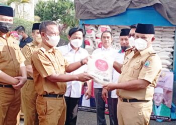 Baznas Lamsel salurkan beras zakat 10 ton, untuk 8 golongan yang berhak menerima zakat