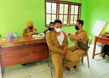 Maksimalkan Capaian Vaksinasi, Puskesmas Tanjung Mas Makmur Door To Door