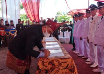 Sah! Parosil Melantik Tujuh Peratin Terpilih