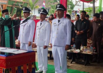 Bupati Melantik Peratin Terpilih di Dua Titik Lokasi Berbeda