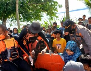 Berwisata ke Pantai Walur Pesibar, Ayah dan Anak Asal Tangerang Tewas Tenggelam