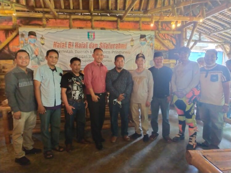 Bupati & Wabup Pringsewu Halalbilhalal Dengan Wartawan