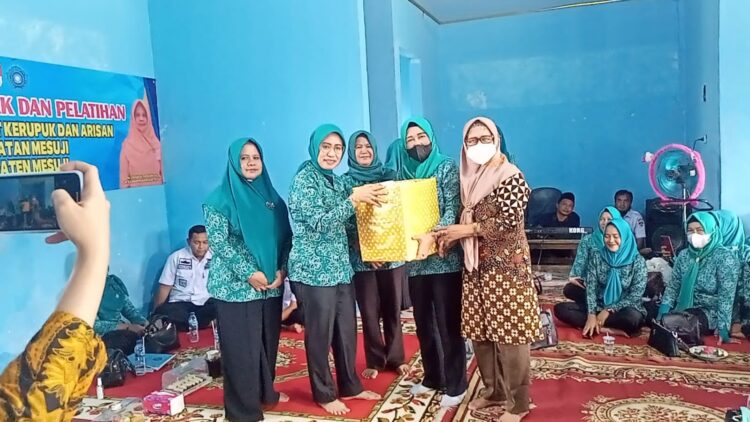 Pori Karlia Sulpakar; Kerajinan Khas Mesuji Harus Terus Di Lestarikan