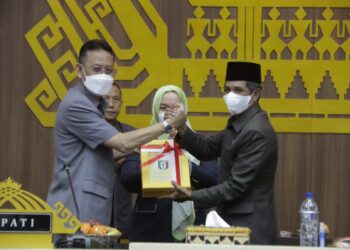 Penjabat Bupati Pringsewu Sampaikan Ranperda Pertanggungjawaban Pelaksanaan APBD 2021