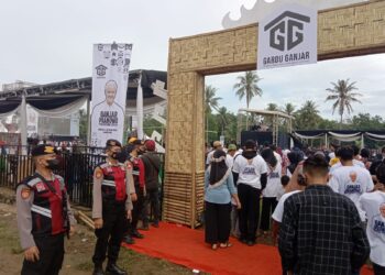 Ratusan Aparat Gabungan Mengamankan Aksi GARDU Ganjar