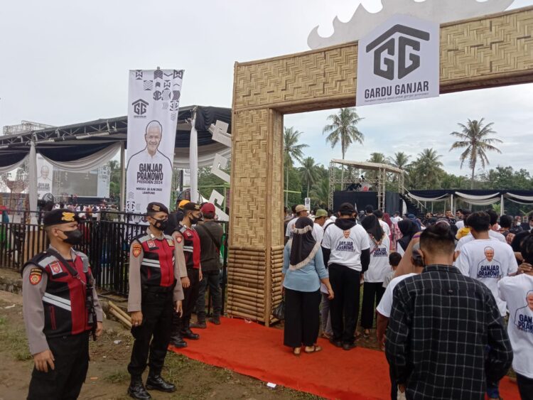 Ratusan Aparat Gabungan Mengamankan Aksi GARDU Ganjar