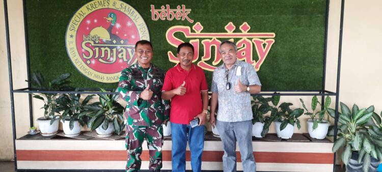 Silaturahim Sambil Menyimak Suka Duka Mohammad Gaffar Kembangkan Resto Bebek Sinjay Hingga Sukses
