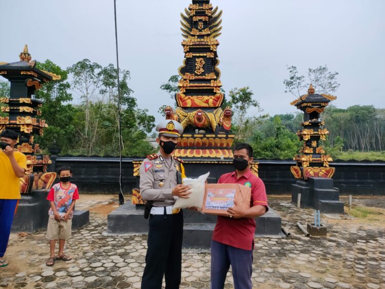 Sambut HUT Bhayangkara Ke-76, Polres Mesuji Gelar Baksos