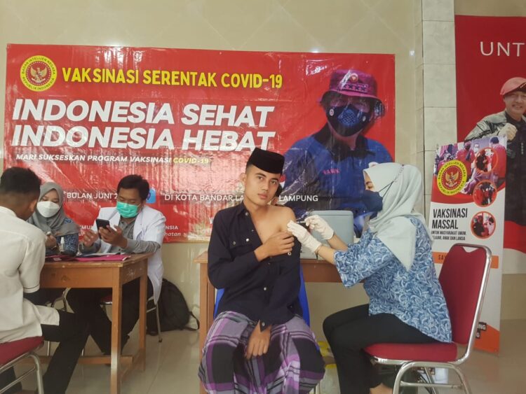 Peduli Lembaga Pendidikan BIN menggelar Vaksinasi Massal di Ponpes Yatim Piatu & Dhuafa Tahfidzul Qur’an Riyadhus Sholihin Lampung