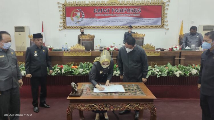 Paripurna DPRD Sahkan Raperda Pertanggungjawaban APBD 2021