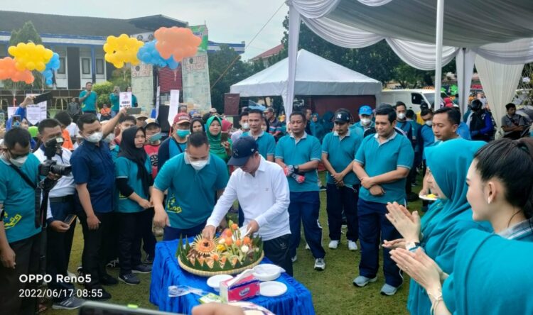 Puncak HUT Lampura, Pemkab Gelar Jalan Sehat, Sepeda Santai Dan Senam Massal