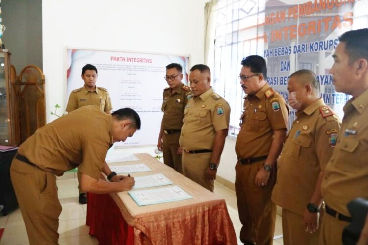 DPMPPTSP dan Disdukcapil lakukan pencanagan wilayah bebas korupsi