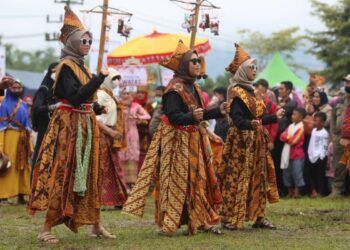 Ribuan Peserta Ikut Meriahkan Karnaval Budaya FSB Meski Diguyur Hujan