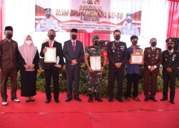 Kapolres Pringsewu Beri Penghargaan Warga Lawan Pelaku Kejahatan