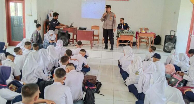 Cegah Kenakalan Remaja dan Bahaya Narkoba, Polisi Lambar Sambangi Sekolah