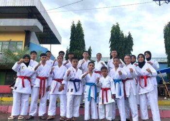 TONY EKA CANDRA MELEPAS ATLIT KARATE BKC LAMPUNG