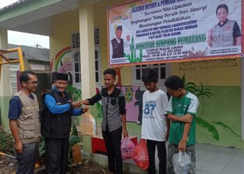 Menarik, LazisMu Mesuji Terima Sampah Non Organik Ditukar Dengan Alat Tulis