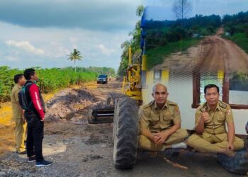 PUPR Monev DAK, Sekaligus Tinjau Jalan Tiyuh Mulyo Sari Yang Perlukan Perbaikan