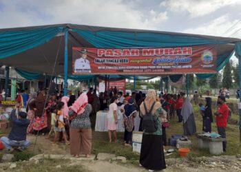 Jelang Idul adha, Disdagperin Lamsel gelar Operasi Pasar