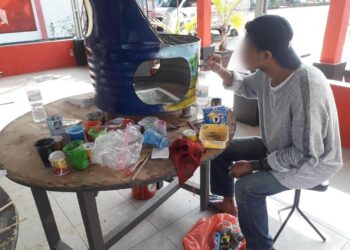 Berkarya di Balik Jeruji, “Sulap” Drum Bekas menjadi Kursi Lukisan Estetis