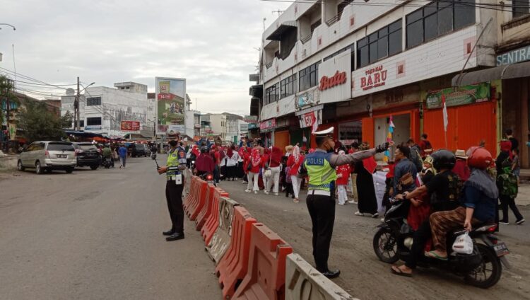 Satlantas Polres Pringsewu Amankan Pawai Karnaval Milad SD Muhammadiyah Pringsewu