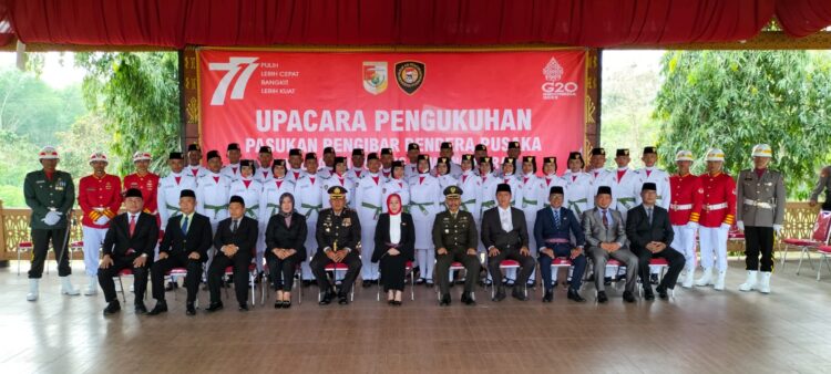 Anggota Paskibraka Tingkat Kabupaten Tubaba Dikukuhkan